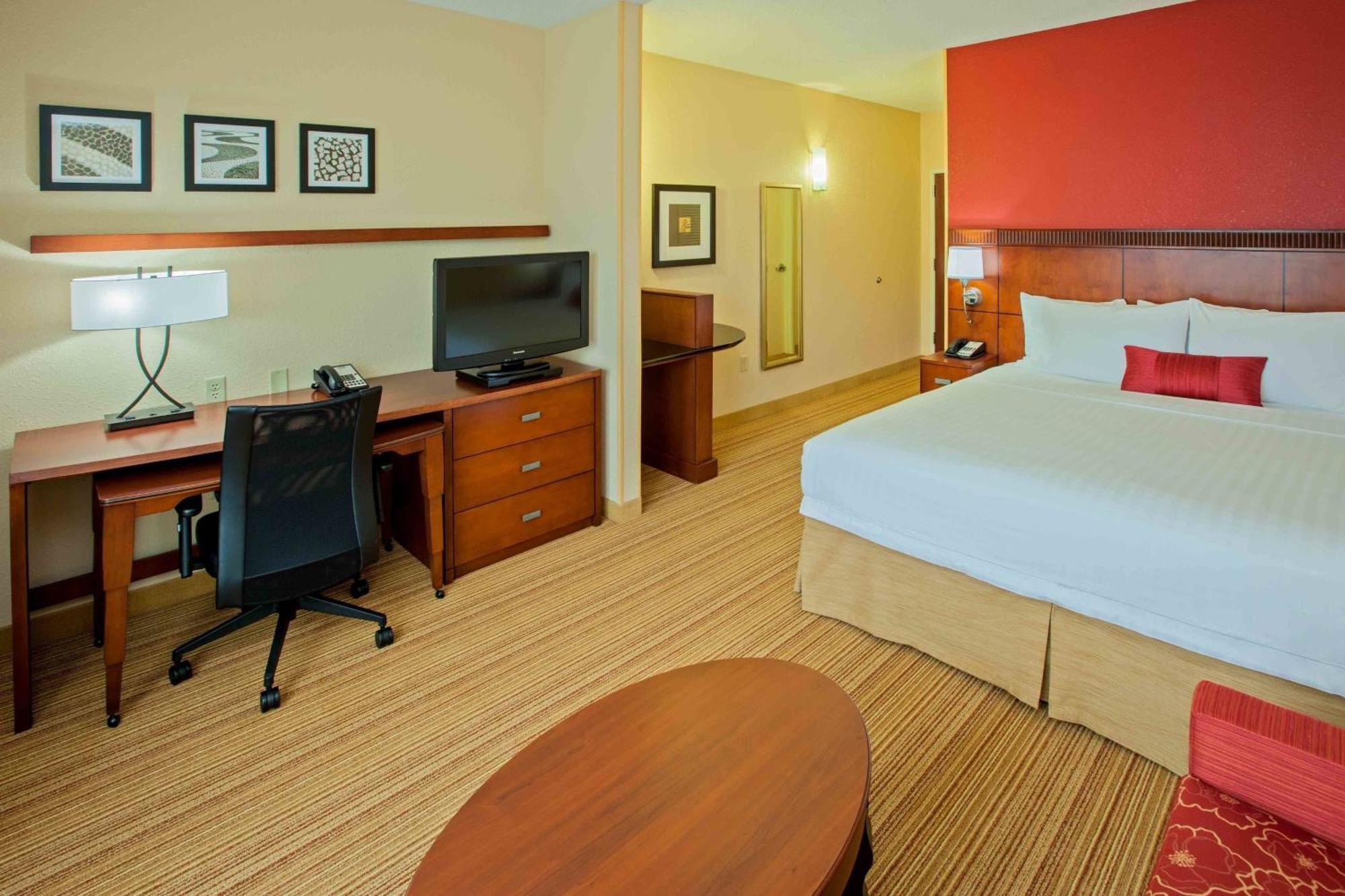 Courtyard Louisville Northeast Экстерьер фото